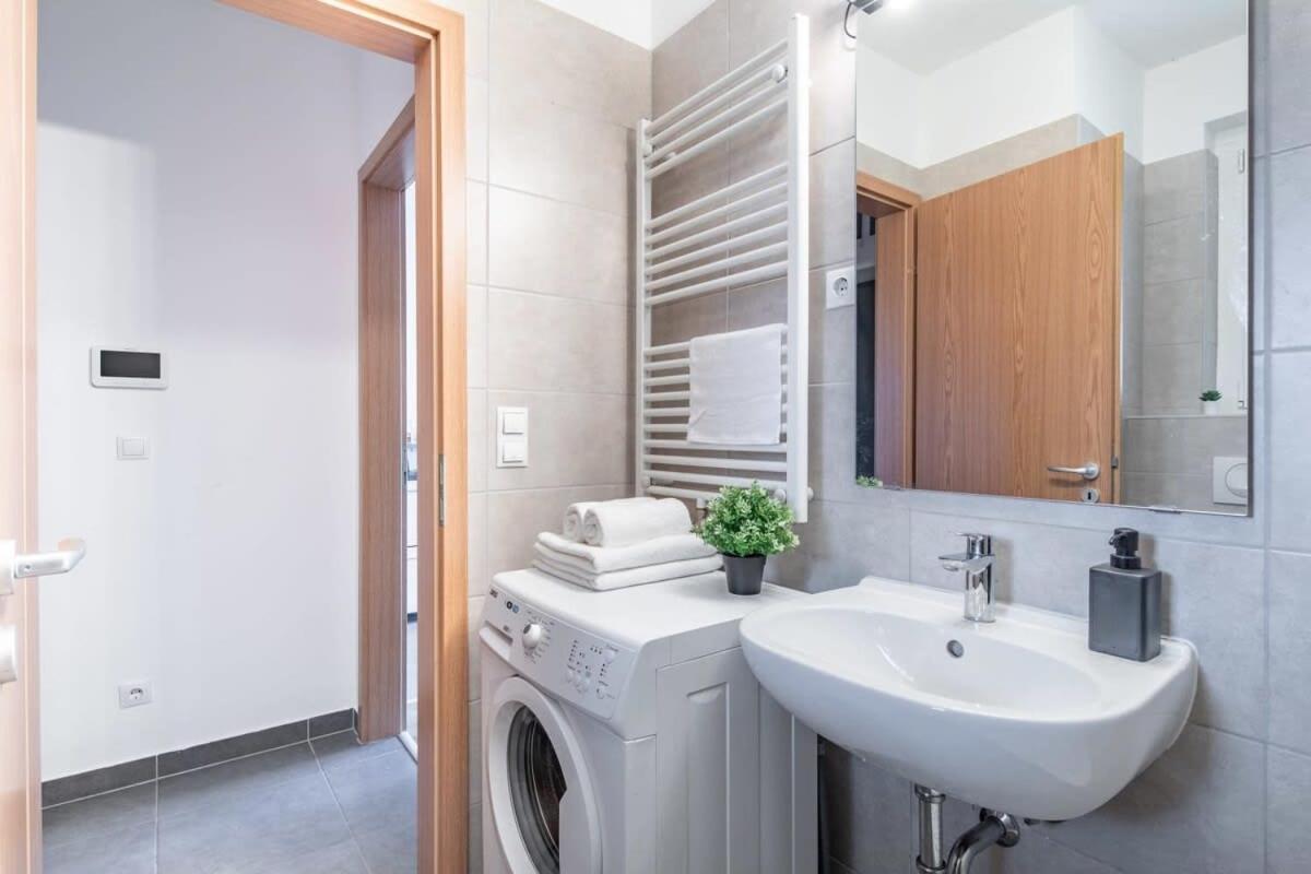 Cute Central Apartment With Balcony Budapest Exterior foto